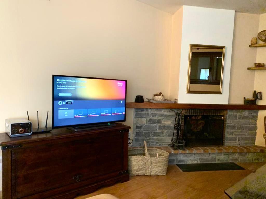 Apartament De La Vall Ferrera - L'Amfitriona Àreu Exterior foto